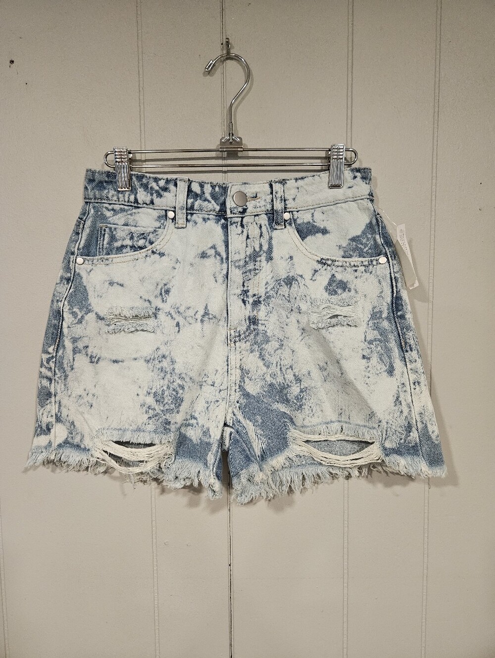 BP By Nordstrom Women's Size 27 Distressed Bleached Denim Shorts Raw Hem NWT